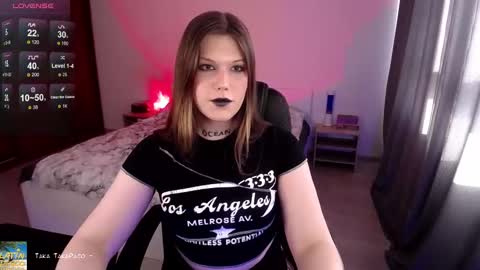 Snapshot of micheledoll chatting on February 2025 01:17:02 PM MicheleDoll online show from February 2025 01:17:02 PM