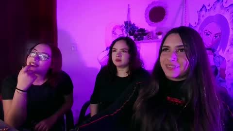 Snapshot of michell_h chatting on April 2026 04:15:01 AM Nani online show from April 2026 04:15:01 AM