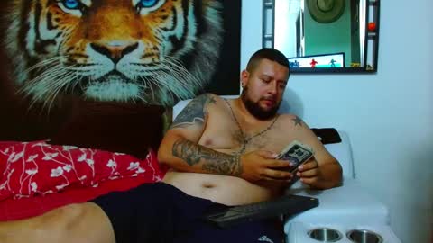 Snapshot of michell_myers chatting on February 2025 01:05:02 AM michell_myers online show from February 2025 01:05:02 AM