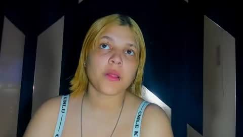 michell_rs online show from November 2025 02:21:01 AM