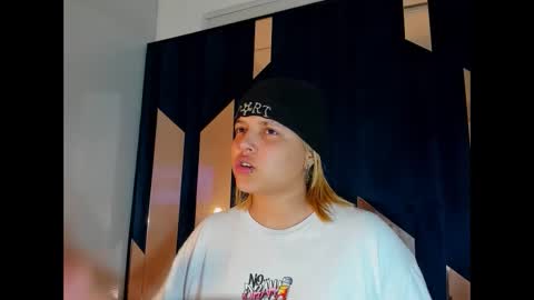 michell_rs online show from December 2025 03:12:01 AM