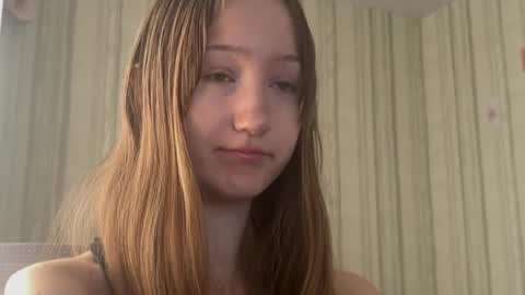 Snapshot of michelle_neely chatting on October 2025 08:01:01 AM michelle_neely online show from October 2025 08:01:01 AM