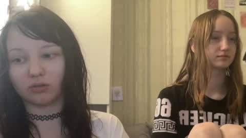 Snapshot of michelle_neely chatting on October 2025 11:43:01 AM michelle_neely online show from October 2025 11:43:01 AM