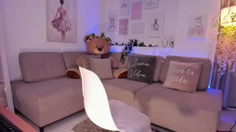 Snapshot of michelle_se chatting on December 2024 12:20:01 AM Michelle online show from December 2024 12:20:01 AM