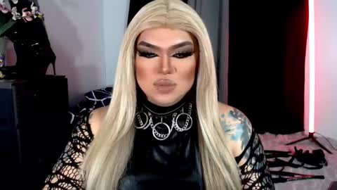 Michelle online show from November 2025 12:02:01 AM