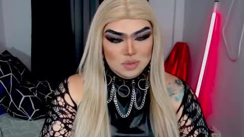 Michelle online show from December 2025 06:58:01 PM