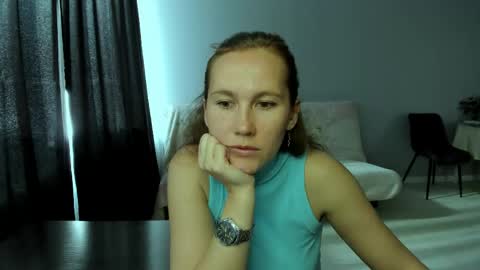 Snapshot of michellewoitsik chatting on May 2026 04:17:02 AM Michelle online show from May 2026 04:17:02 AM