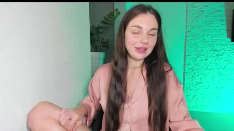 Snapshot of michelliibeautiful chatting on October 2025 06:10:02 PM Michellee online show from October 2025 06:10:02 PM