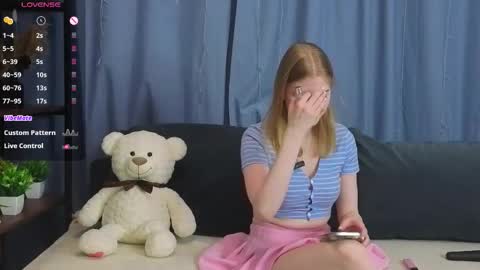 Snapshot of mickeydior chatting on March 2026 12:31:01 PM mickeydior online show from March 2026 12:31:01 PM