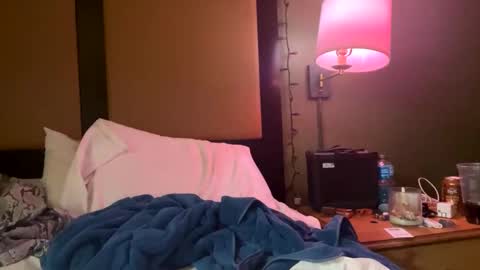 Snapshot of mickisofine chatting on December 2024 06:05:02 PM mickisofine online show from December 2024 06:05:02 PM