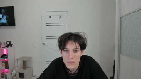 mickleloveu online show from December 2025 04:34:02 PM