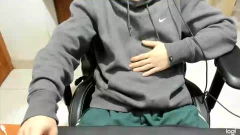 microfama00 online show from February 2026 12:42:01 AM