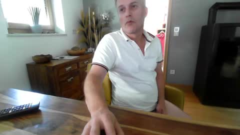Snapshot of microsbody chatting on June 2026 02:43:01 PM microsbody online show from June 2026 02:43:01 PM