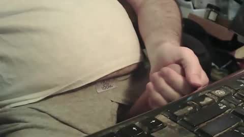 Snapshot of micwalrus chatting on May 2026 02:35:01 PM micwalrus online show from May 2026 02:35:01 PM