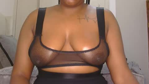 Snapshot of midnight_goddess chatting on March 2026 12:17:01 AM Kelly online show from March 2026 12:17:01 AM