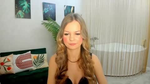 midnighteaura online show from April 2026 11:37:01 AM