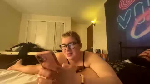 Snapshot of midnightmochi2 chatting on April 2026 02:34:01 AM midnightmochi2 online show from April 2026 02:34:01 AM