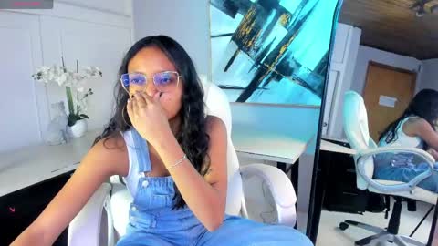 miel_ambar online show from April 2026 03:39:01 PM