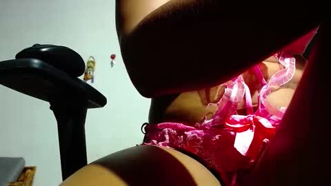 mielsquirt online show from October 2025 09:18:01 AM