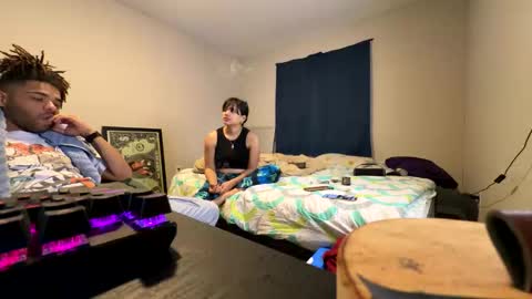 Snapshot of mifriend1998 chatting on April 2026 08:51:01 AM mifriend1998 online show from April 2026 08:51:01 AM