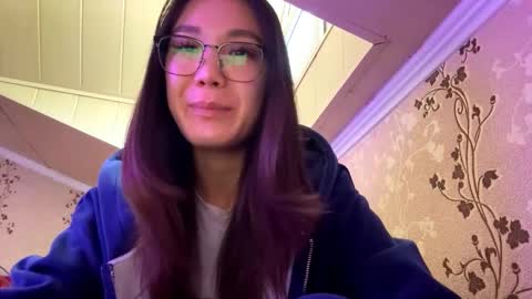 Snapshot of migdaliafenlon chatting on October 2025 10:13:02 AM Nova online show from October 2025 10:13:02 AM