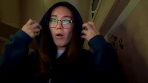 Snapshot of migdaliafenlon chatting on November 2025 02:28:01 PM Nova online show from November 2025 02:28:01 PM