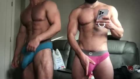 Snapshot of mightbesterling chatting on November 2025 04:00:01 PM mightbesterling online show from November 2025 04:00:01 PM