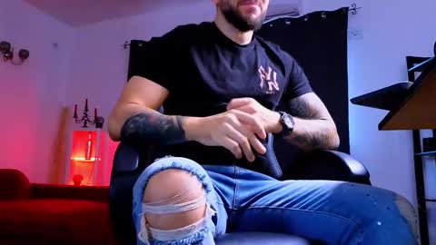 MightyAaron online show from October 2025 05:49:02 AM