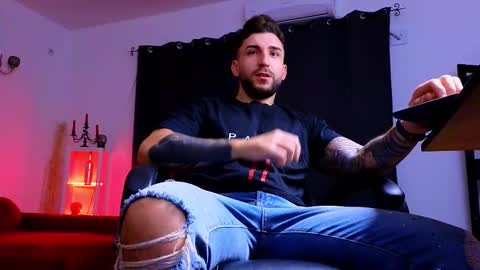 MightyAaron online show from October 2025 03:40:02 AM