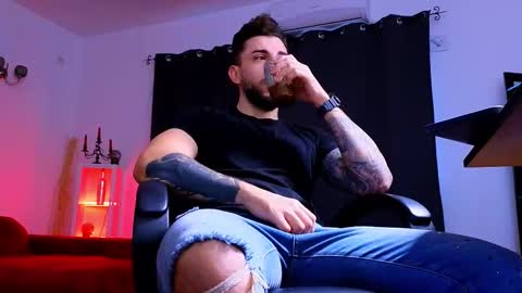 MightyAaron online show from October 2025 05:07:01 AM