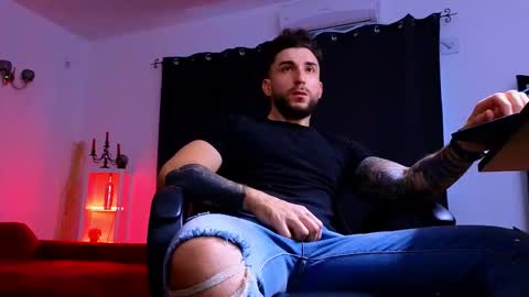 MightyAaron online show from November 2025 05:50:01 AM