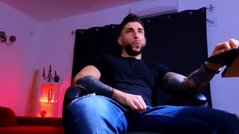 MightyAaron online show from December 2025 03:57:01 AM