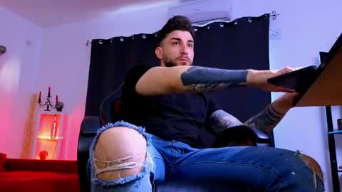 MightyAaron online show from April 2026 04:18:01 AM