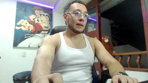 Snapshot of miguel0981 chatting on August 2026 03:30:02 AM Strong Man online show from August 2026 03:30:02 AM