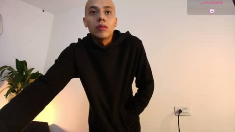 miguel angel online show from April 2026 06:14:01 AM