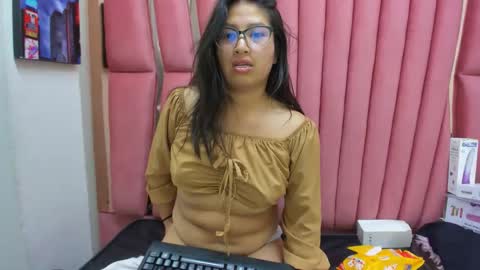 Snapshot of miha_smith chatting on November 2025 04:01:01 AM Miha online show from November 2025 04:01:01 AM