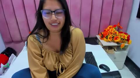 Snapshot of miha_smith chatting on December 2025 03:55:01 AM Miha online show from December 2025 03:55:01 AM