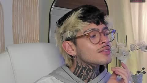 Snapshot of mihailleroy chatting on December 2024 07:59:02 PM MIHAIL LEROY finally independent model online show from December 2024 07:59:02 PM