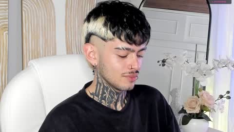 Snapshot of mihailleroy chatting on December 2024 09:17:01 PM MIHAIL LEROY finally independent model online show from December 2024 09:17:01 PM