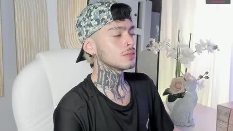 Snapshot of mihailleroy chatting on December 2024 09:29:02 PM MIHAIL LEROY finally independent model online show from December 2024 09:29:02 PM