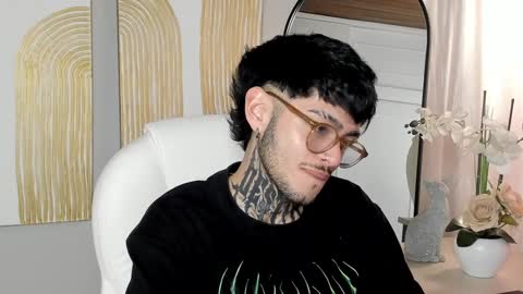 Snapshot of mihailleroy chatting on January 2025 11:24:01 PM MIHAIL LEROY finally independent model online show from January 2025 11:24:01 PM