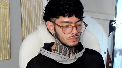 Snapshot of mihailleroy chatting on February 2025 07:01:02 AM MIHAIL LEROY finally independent model online show from February 2025 07:01:02 AM