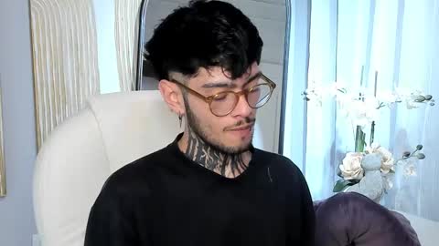 Snapshot of mihailleroy chatting on March 2025 02:51:02 AM MIHAIL LEROY finally independent model online show from March 2025 02:51:02 AM