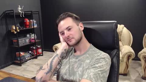 Misha Winchester online show from October 2025 06:52:02 PM