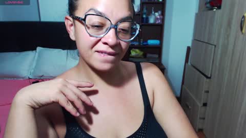 Snapshot of miia_big1boobs chatting on January 2025 02:25:01 AM  miia big1boobs online show from January 2025 02:25:01 AM