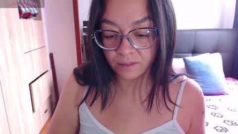 Snapshot of miia_big1boobs chatting on January 2025 03:50:01 PM  miia big1boobs online show from January 2025 03:50:01 PM