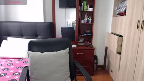 Snapshot of miia_big1boobs chatting on January 2025 07:15:01 PM  miia big1boobs online show from January 2025 07:15:01 PM