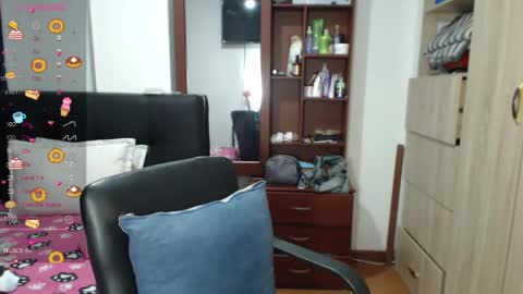 Snapshot of miia_big1boobs chatting on February 2025 11:10:02 PM  miia big1boobs online show from February 2025 11:10:02 PM