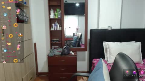 Snapshot of miia_big1boobs chatting on February 2025 11:30:01 PM  miia big1boobs online show from February 2025 11:30:01 PM