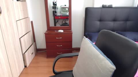 Snapshot of miia_big1boobs chatting on February 2025 03:37:02 PM  miia big1boobs online show from February 2025 03:37:02 PM